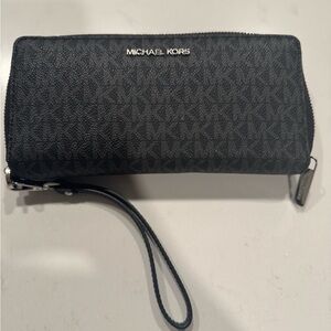 Brand New Michael Kors Jet Set Traveler Large Continental Wallet w/tags